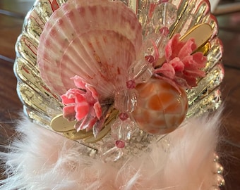 Beach lovers glitzy shell decor