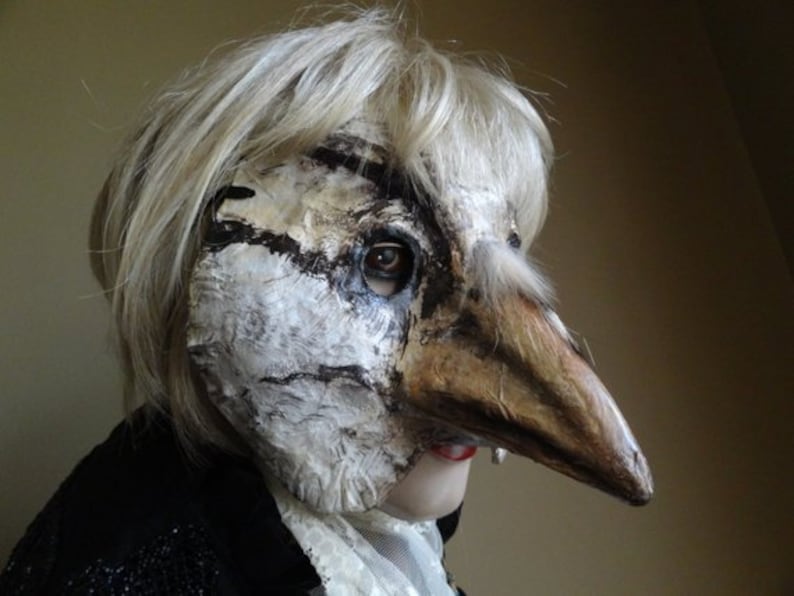 Masque doiseau en papier mâché fait à la main, oiseau de forêt, masque dHalloween, masque de mascarade image 1