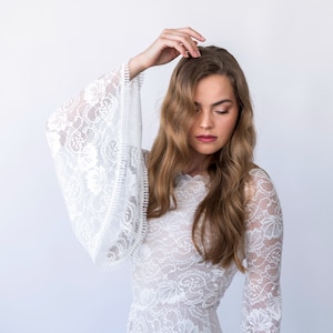 New Collection Vintage style Ivory bateau neckline Lace dress Long Bell Sleeves Bohemian Wedding Gown #1424