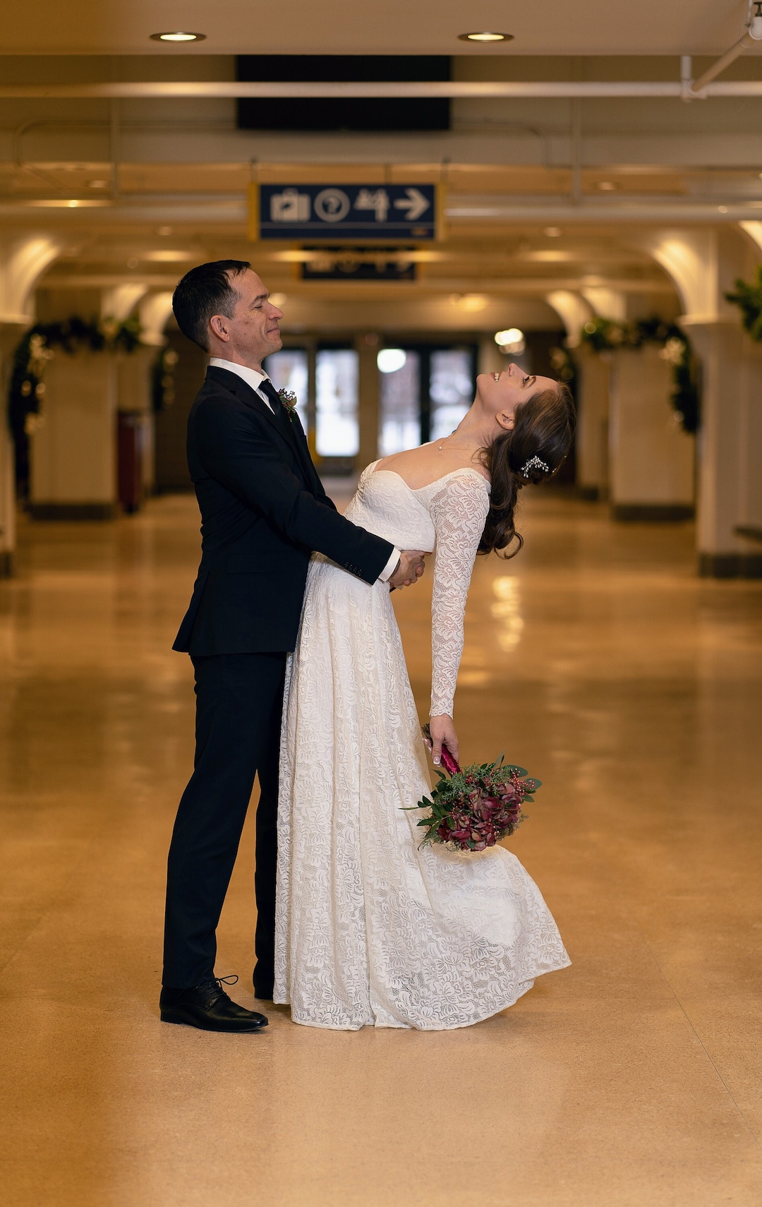 Pretty Wedding Dress Ball Gown Sweetheart Ivory Lace Wedding Dresses Bridal Gowns DP1564 main image 0