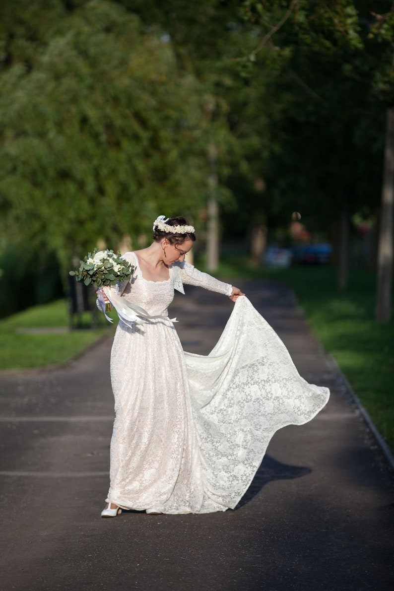 Bestseller Ivory Blush color Square Neckline Wedding Train Dress 1207 image 6