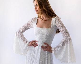 Bestseller Boho Marfil Chic Escote cuadrado y mangas acampanadas etéreas: vestido de novia de encaje #1460