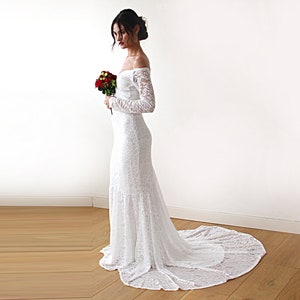 Bestseller Ivory Sweetheart Cleavage Dress with Train #1193