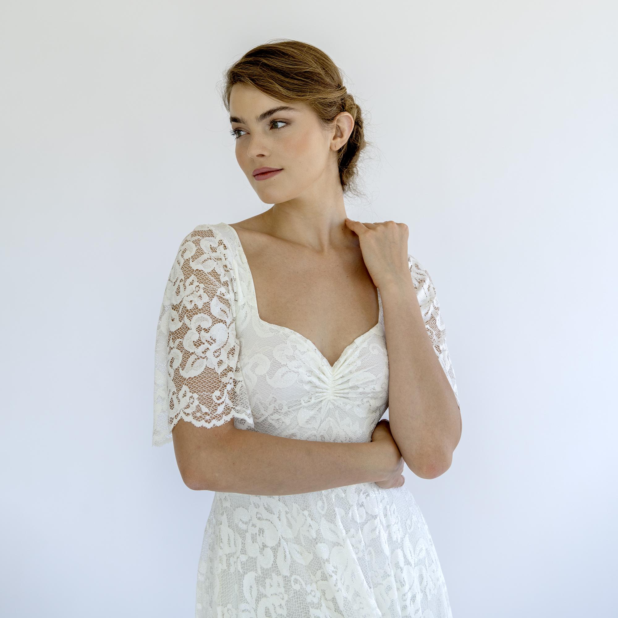 Vintage Floral Lace Wedding Dress: Romantic Sweetheart Bridal Gown Vintage Floral Lace Wedding Dress: Romantic Sweetheart Bridal Gown
