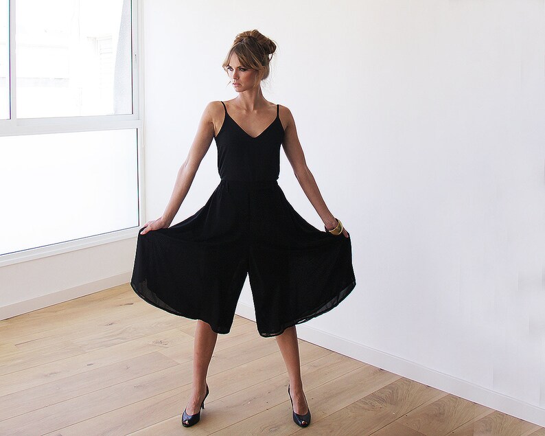 White summer skirt 3008 Chiffon white skirt-pants with pockets