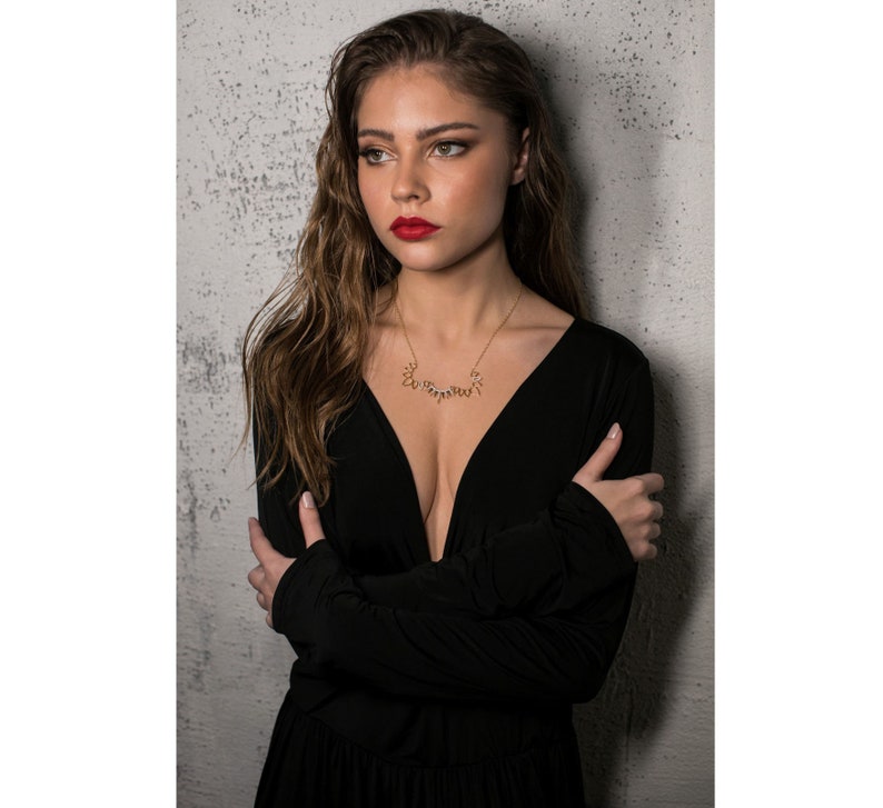 deep v neckline