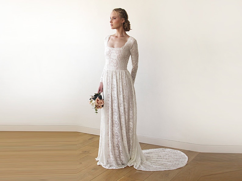Bestseller Ivory Blush color Square Neckline Wedding Train Dress 1207 image 3