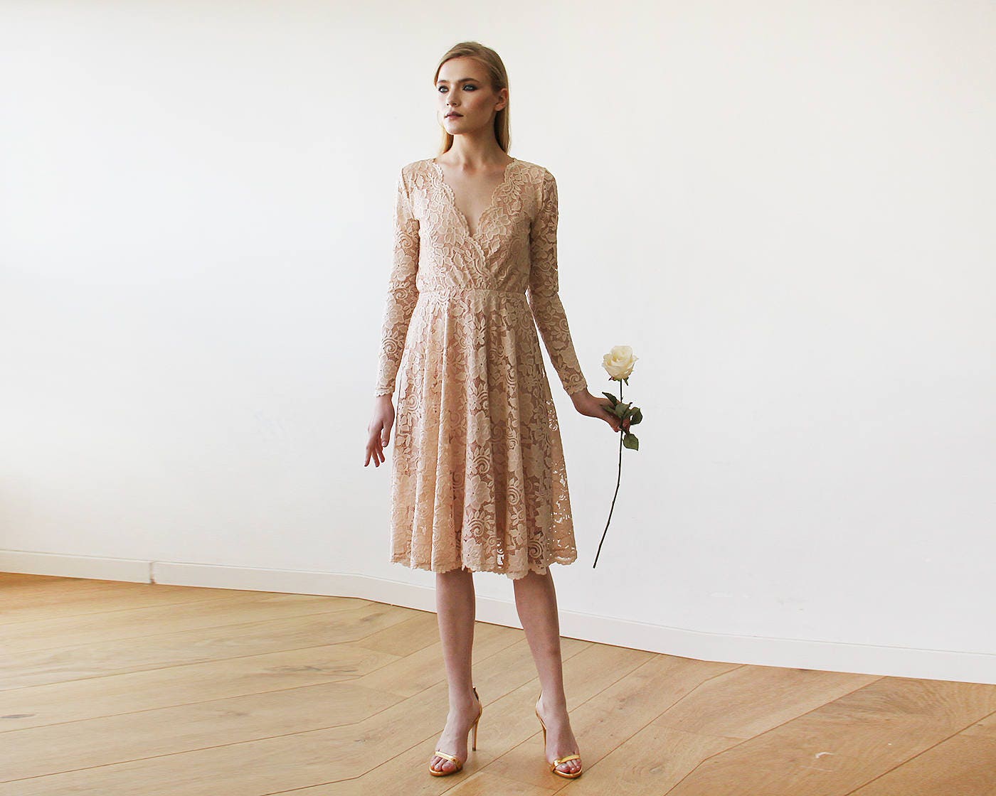 knee length dresses for ladies Flowy Halter Lace Cocktail Dress