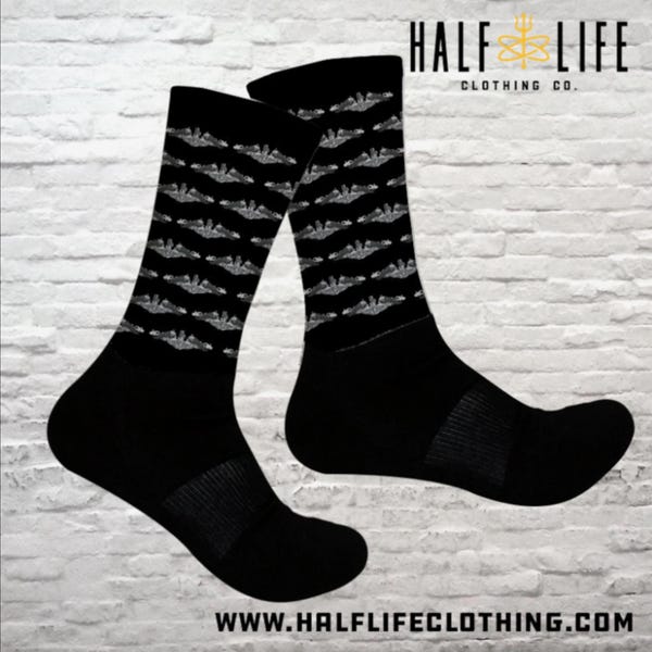 Calcetines de delfín de submarino alistado / Calcetines con insignia de guerra submarina alistada / Go Navy / Servicio silencioso / Calcetines personalizados / Regalo