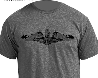 Submarine Dolphins Blackout T-shirt - Submarine Warfare Insignia - Go Navy - United States Navy Veteran - DD-214 Navy Alumni -Silent Service