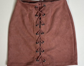Minifalda Windsor con cordones de imitación de gamuza, color marrón, talla pequeña (S).