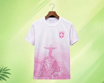 Rosa Brasilien-Fußballtrikot mit Christus-der-Erlöser-Motiv | Brasilien-Fan-Shirt | Rosa Fußballtrikot | Sport-T-Shirt für Erwachsene | Geschenk für Fans