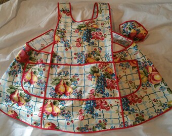Over-The-Head Fruit-filled Apron with pockets, L