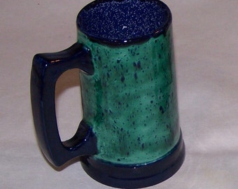 Emerald-blue Drinking mug, Pint-sized, with blue trim and interior