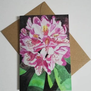 Cartão de felicitações em branco com rododendro, cartão de felicitações com rododendro em branco, cartão com rododendro rosa, cartão com pintura de rododendro rosa, arte com rododendro.