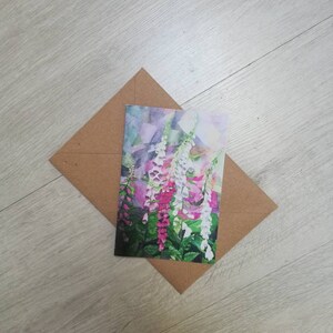 Biglietto d'auguri con digitale, biglietto digitale, biglietto d'auguri con digitale dipinto, biglietto digitale, biglietto d'auguri vuoto con digitale, biglietto d'auguri con digitale acquerello.