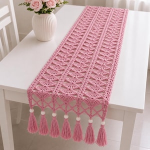 Crochet Table Runner Pattern, Fan Stitch Lace, Tassel Edging (PDF Download)