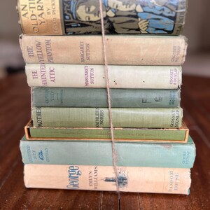 Lot of 8 Vintage Decorative Book Stack (green)
