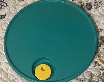 Tupperware Crystal Wave Replacement Lid Only Teal Green with Yellow Vent #2651A-1