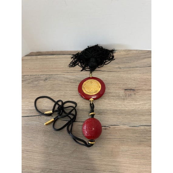 Estee Lauder Cinnabar Treasure of the Orient Solid Perfume Pendant Necklace