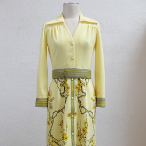1970&#39;s &quot;Alfred Shaheen&quot; Maxi Dress in Yellow Polyester with Floral Screen Print / Shaheen Hawaiian Dress / Waist Size: 28&quot;