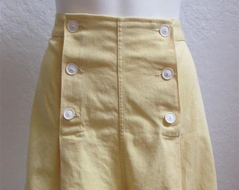 On Sale! 1940's Yellow High Waisted Shorts / Size: 27" Waist