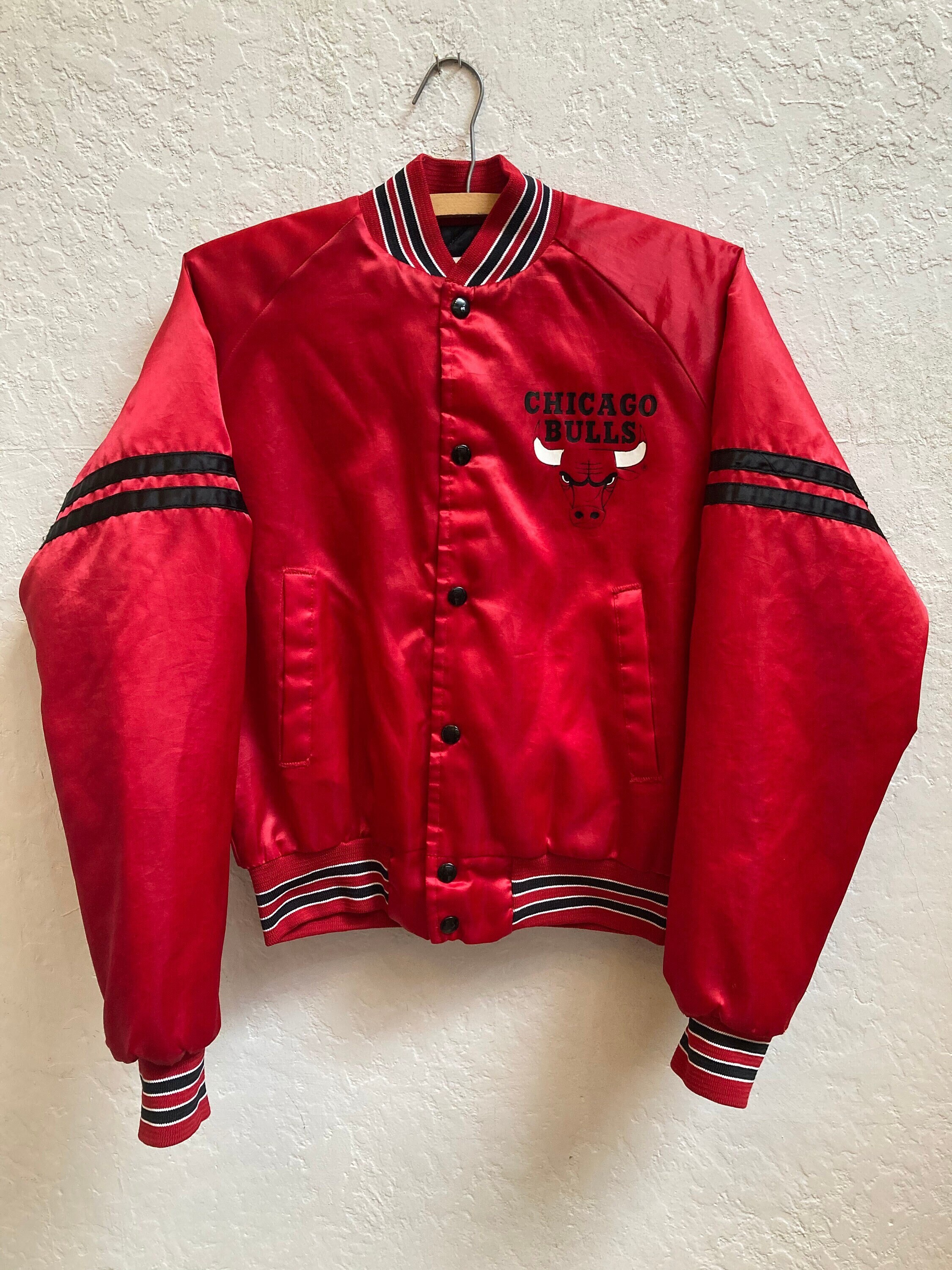 Off-White™ c/o Chicago Bulls Red Varsity in red