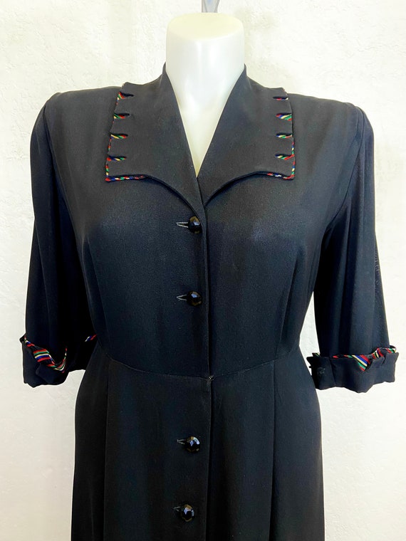 1940’s Dress in Black Rayon with Striped Fabric D… - image 3