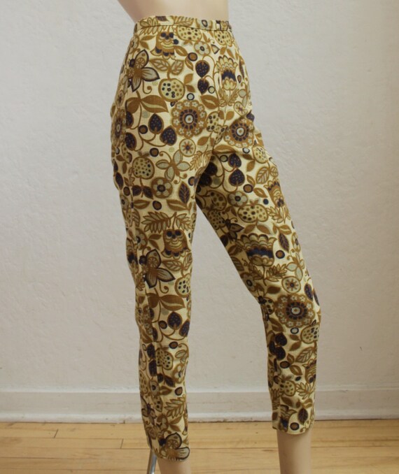 floral cigarette trousers 1950's Cotton Floral Cigarette Pants / Ankle Length / Women's Size: 23 1/2