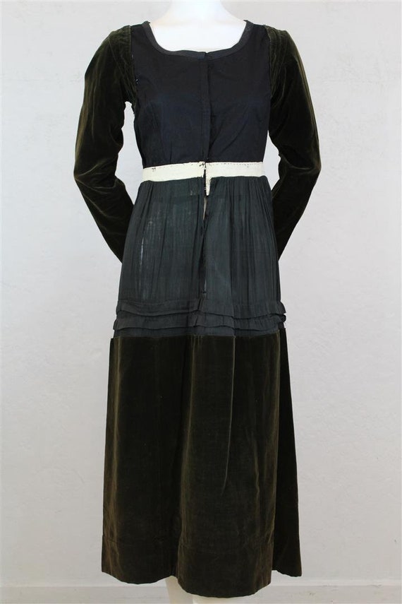 1900's Edwardian Dress in Dark Olive Green Velvet… - image 6