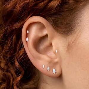 Pendiente labret de oro macizo de 14k con bisel, circonita cúbica marquesa y parte posterior plana, mini ojo de circonita para cartílago, tragus y hélix, delicado regalo de joyería para la oreja apilable