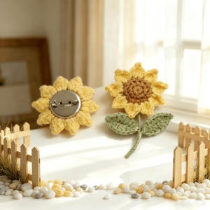 Gehaakte zonnebloembroche Handgemaakte gebreide bloemenspeld Cottagecore bloemenaccessoire Cadeau voor haar