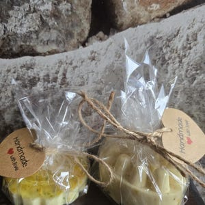 Savon artisanal au beurre de karité, écorce d'orange et grains de café / Cadeau de soin naturel