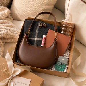 Gift Box for Her, Vintage Style Handbag Gift Set, Cozy Fall Care Package, Birthday Gift for Women