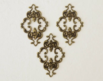 3 pcs Antique Bronze Tone Filigree Floral Connector Blank 36 x 23mm Floral Flower Charm Links Vintage Jewelry Accessories Findings
