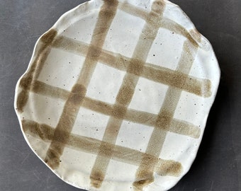 Organic neutral tone plaid plate