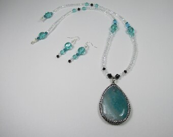 Blues Teardrop Pendant NECKLACE SET  Ocean Pendant of Greens, Blues,Black w. Crystals, Beads,  Earrings SSLV  SSfill Metals