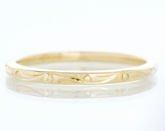 Antique Wedding Band - Antique 18k Yellow Gold Engraved Wedding Band