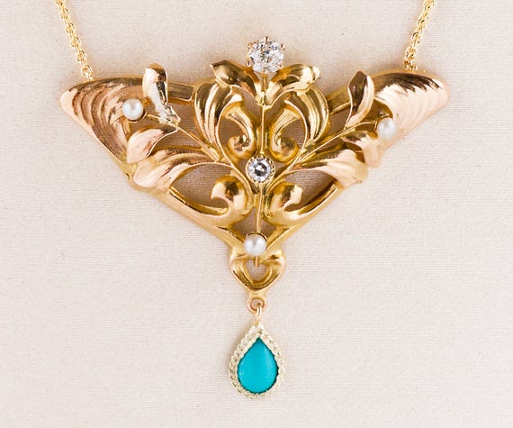 Pearl necklace with antique pendant online