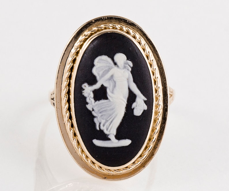 Max 59% OFF Antique Ring - 14k Yellow Gold Angel Max 72% OFF Cameo