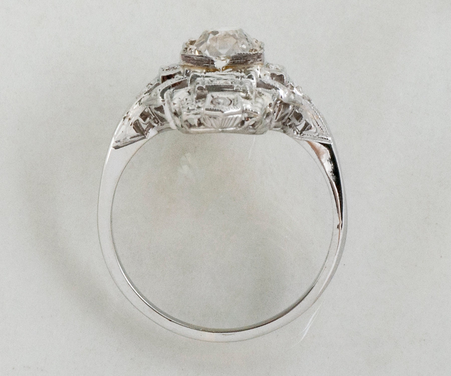 Antique-Style Ring main image 1