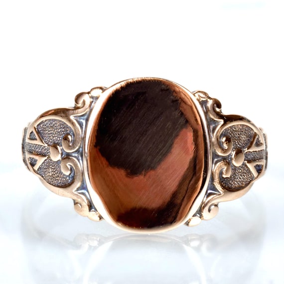 Antique Ring - Antique 10k Yellow Gold Signet Ring