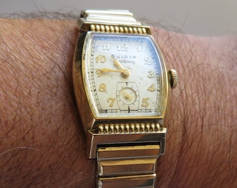 1950s Bulova Excellency 21J  USA Men Mechanical Wrist Watch With Original Kreisler 10k Gold Filled Stretch Band, Runs Keeps Accurate Time