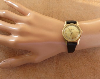 Vintage Baume & Mercier 14K Gold Ladies Watch. Manual Wind