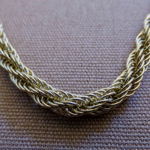 Fantastic 14K Prue Yellow Gold Woven Rope Chain, necklace 18 Inches in excellent condition image 2