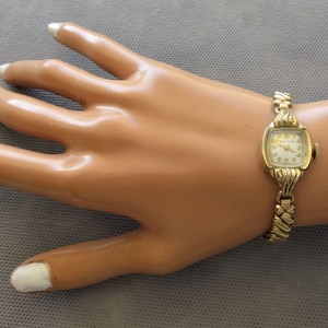 Vintage Bulova 10K Gelb Gold Filled Damenuhr. Cal 6AH, Original Box & Zertifikat