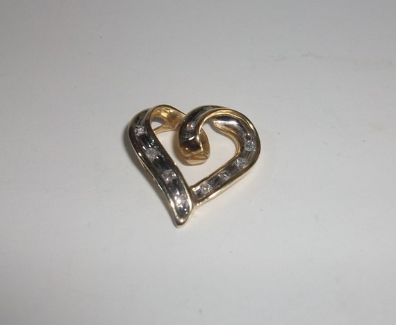 10K Solid Gold Natural Diamonds heart Pendant - image 1