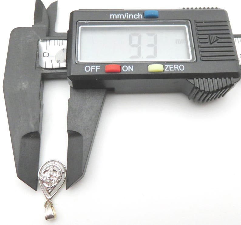 Colgante de oro blanco macizo de 14 quilates con diamante para mujer: talla brillante redonda de 3/8 de quilate. imagen 5