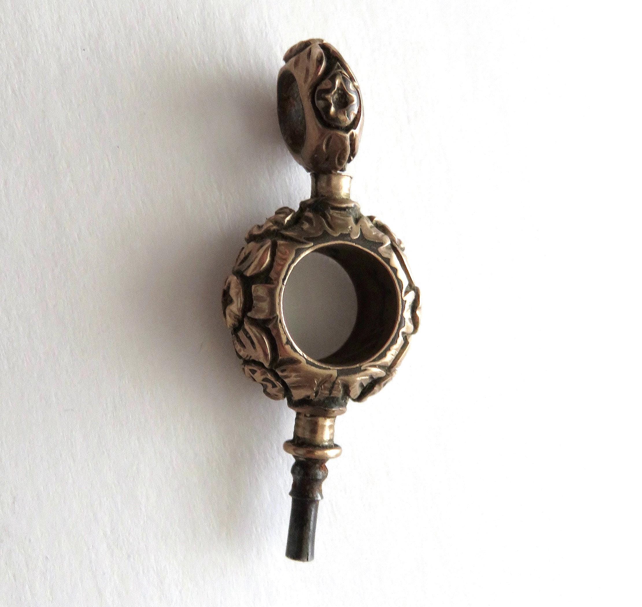 Pendentif Clé De Montre De Poche Victorienne - Or Rose 9 Carats (14ct) - Pierre Turquoise - Occasion