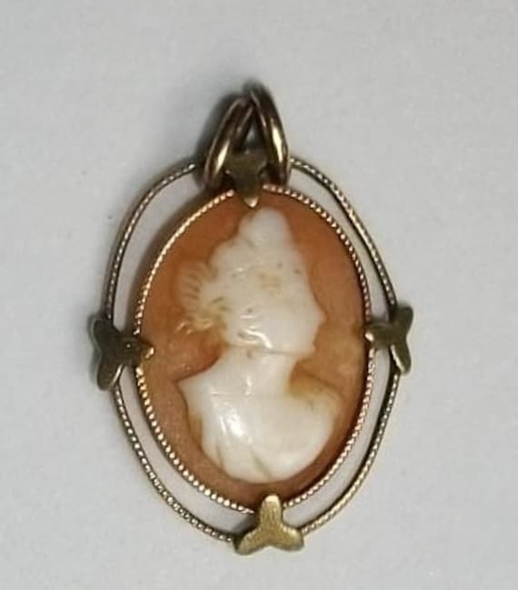 Antique 10k solid gold Shell Cameo pendant